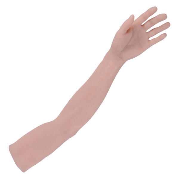 Brazo de silicona beige para practicar tatuajes, lado izquierdo del brazo sobre fondo blanco