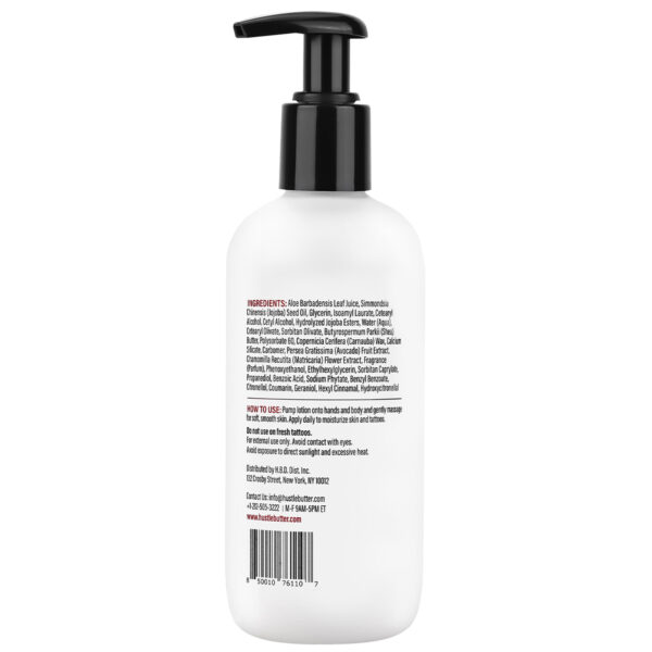 Botella blanca de Hustle Butter Lotion con dispensador negro sobre fondo blanco