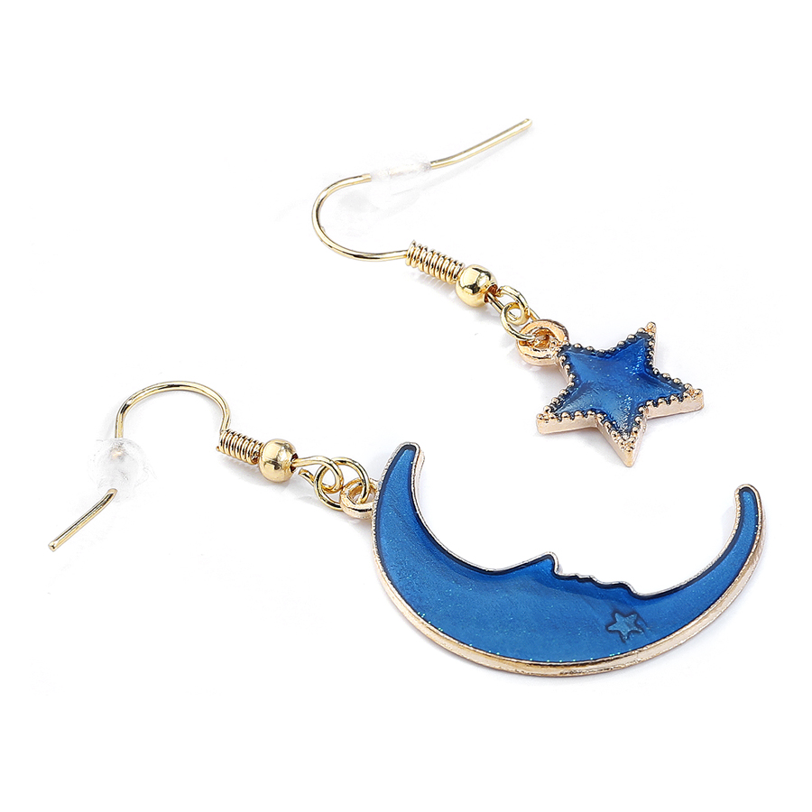 Goldene Ohrringe mit Mond und Stern Design