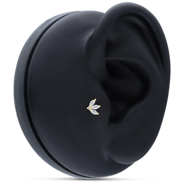 Pequeño aplique de tiara de oro de 14K, cristalino, en modelo de oreja negra