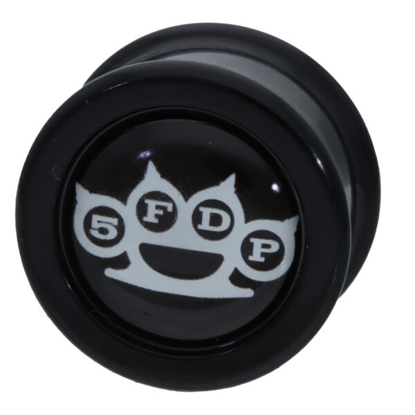 Plug negro con logo de nudillos de latón 5FDP blanco sobre fondo blanco