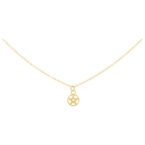 Goldene Kette mit Pentagramm-Anhänger auf weißem Hintergrund
