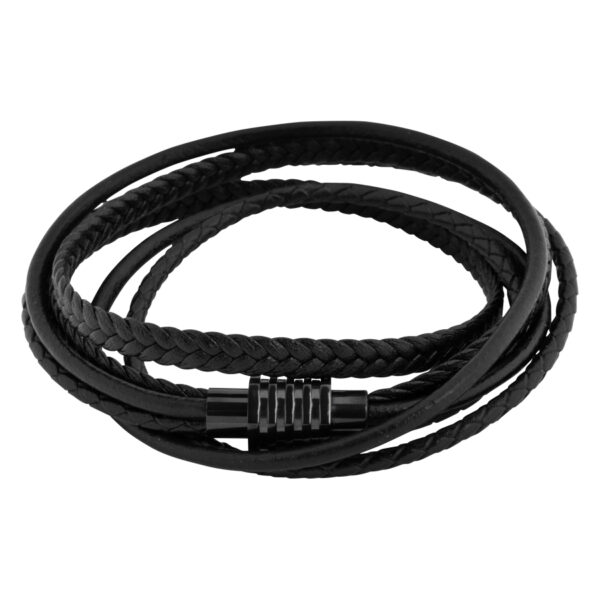 Pulsera de cuero negra trenzada con cierre de acero inoxidable sobre fondo blanco