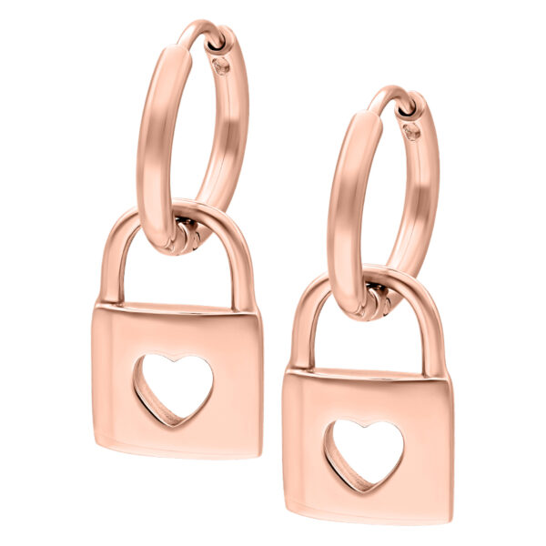 Aros de oro rosa con colgante de candado y motivo de corazón sobre fondo blanco