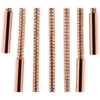 Aros Snakechain de oro rosa sobre fondo blanco