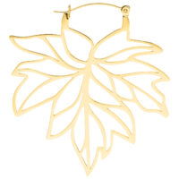 Aros dorados Autumn Leaf Hoops Aros dorados en forma de hoja de arce sobre fondo blanco