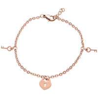 Roségoldenes Schlüssel-Armband mit Herzanhänger Roségoldenes Armband mit Schlüsseln und Herzanhänger auf weißem Hintergrund