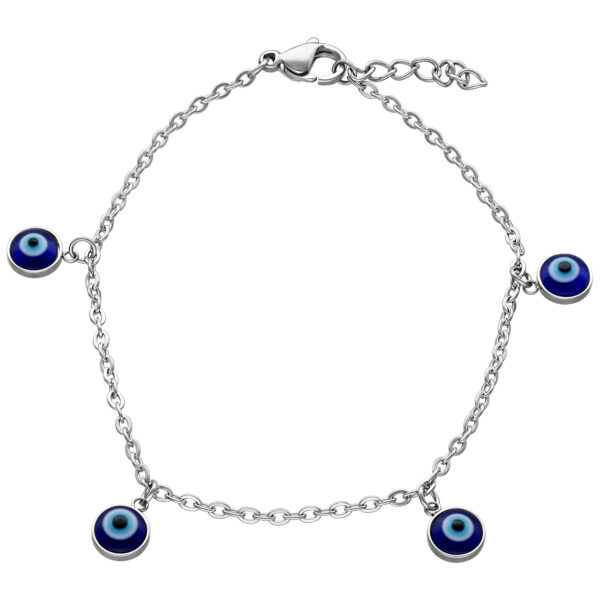 Pulsera de plata con colgantes Nazar sobre fondo blanco