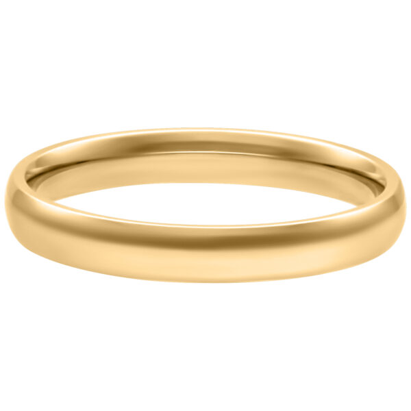 Anillo dorado sencillo de acero quirúrgico, tamaño 17,0 mm, sobre fondo blanco