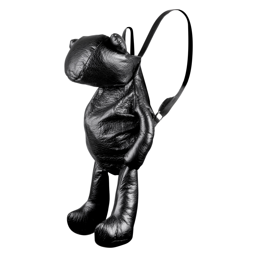 Schwarzer Bär Rucksack aus Kunstleder mit verstellbaren Trägern auf weißem Hintergrund