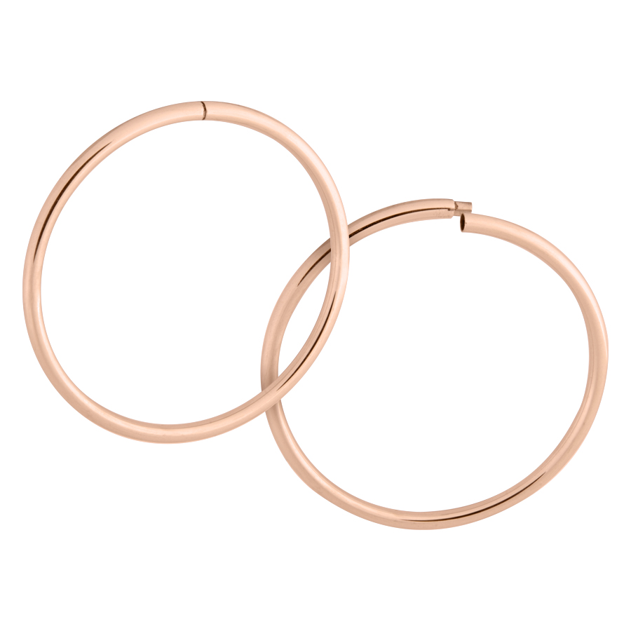 Roségoldene Hollowed Hoops Ohrringe Paar roségoldene Hoops aus Chirurgenstahl auf weißem Hintergrund
