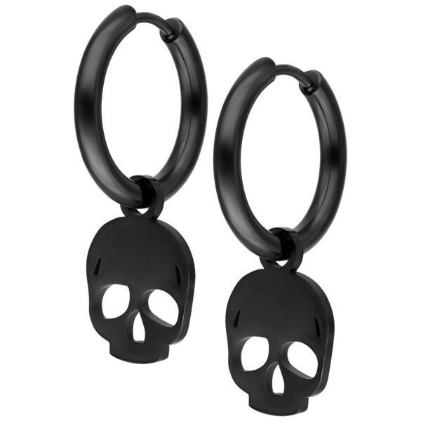 Dos pendientes negros con colgantes de calavera sobre fondo blanco