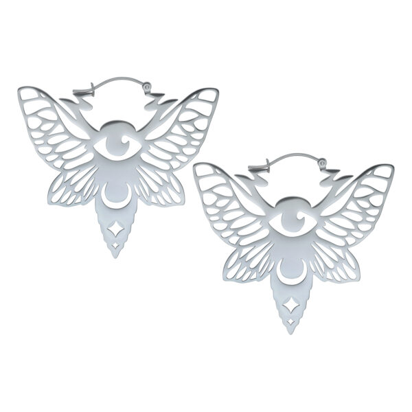 Par de aros Moth de acero inoxidable plateados sobre fondo blanco