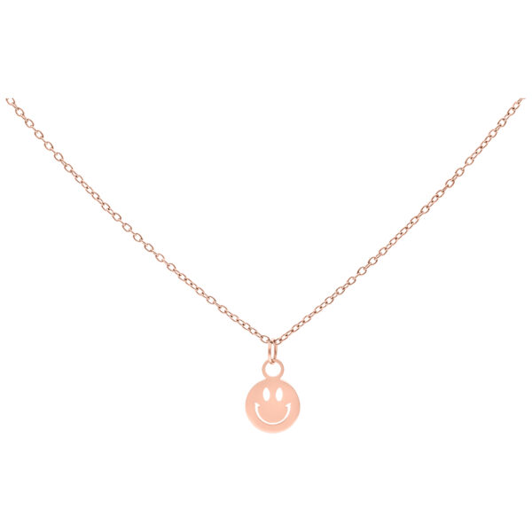 Cadena de oro rosa con colgante de Smiley sobre fondo blanco