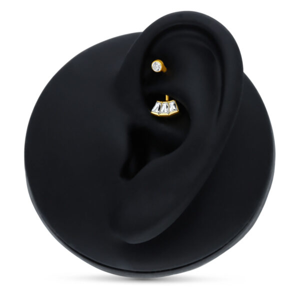 Microbananabell dorado con corte baguette cristalino en modelo de oreja negra