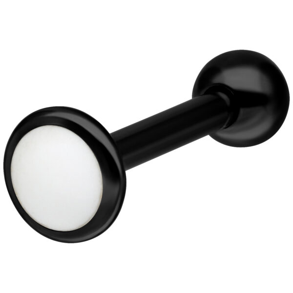Labret de titanio negro con bola blanca sobre fondo blanco