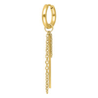 Aros dorados Little Bar Chain Aros dorados con detalles de cadena sobre fondo blanco