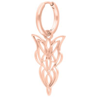 Roségoldene Ohrringe in filigranem Design auf weißem Hintergrund