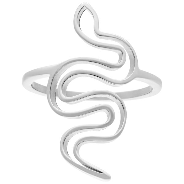 Anillo de serpiente plateado de acero quirúrgico en tamaño 17,0 mm sobre fondo blanco
