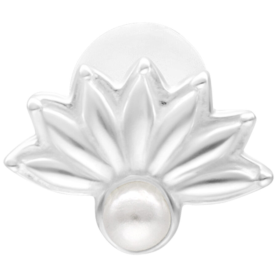 Labret plateado con diseño de pavo real y perla sobre fondo blanco