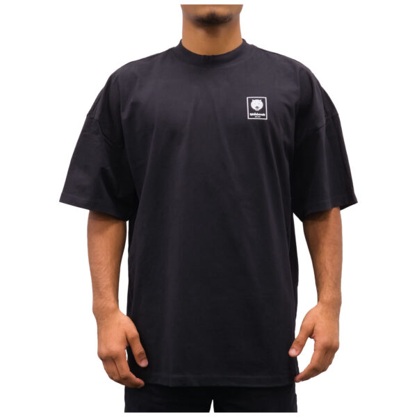 Camiseta negra unisex Oversized con cuello Mock, algodón, persona lleva talla L
