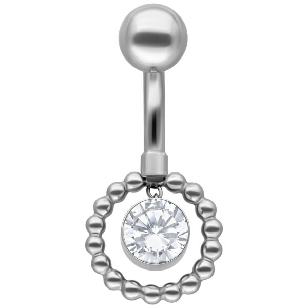 Piercing de ombligo plateado con cristal y anillo de perlas sobre fondo blanco