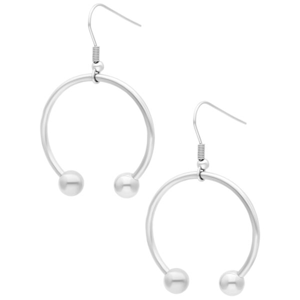 Pendientes Circular Barbell de acero quirúrgico plateado sobre fondo blanco