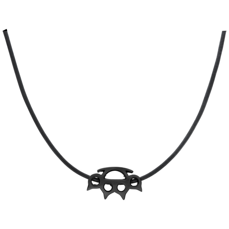Collar negro de 5FDP con correa de cuero sobre fondo blanco