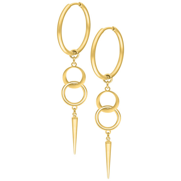 Pendientes de metal dorado con doble aro y colgante puntiagudo sobre fondo blanco