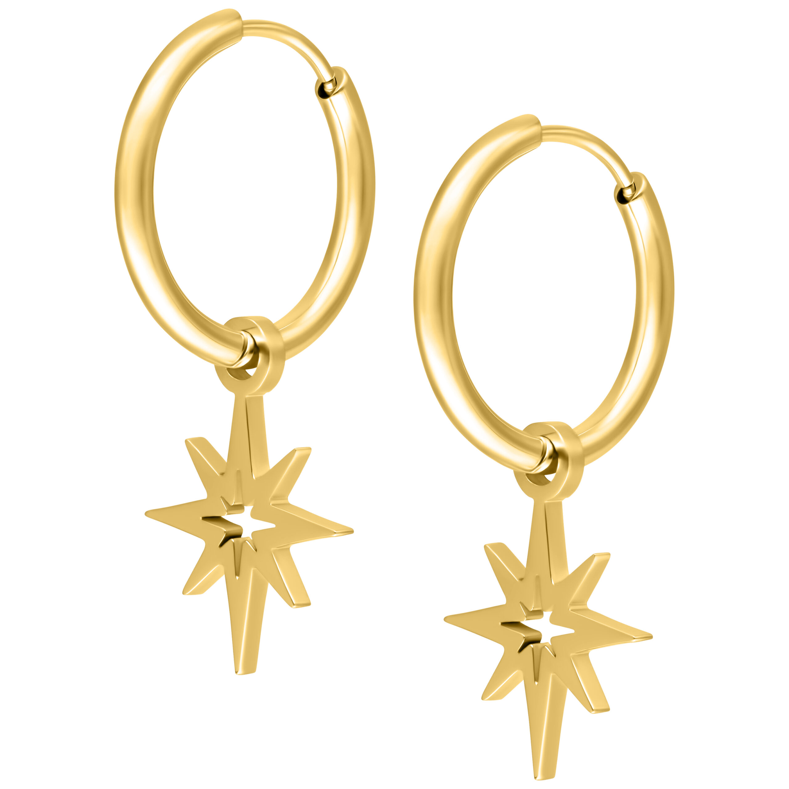 Par de aros dorados con colgante de estrella sobre fondo blanco
