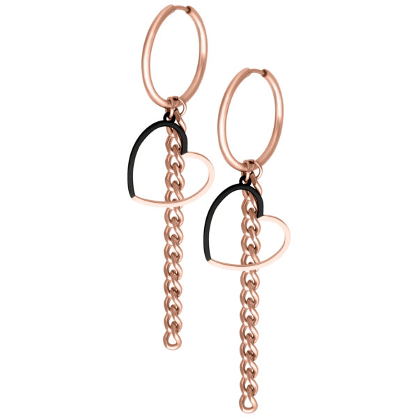 Aros en oro rosa con colgantes de corazón negros y en oro rosa y cadenas sobre fondo blanco