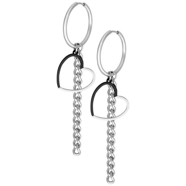 Aros plateados con colgantes en forma de corazón en negro y plata