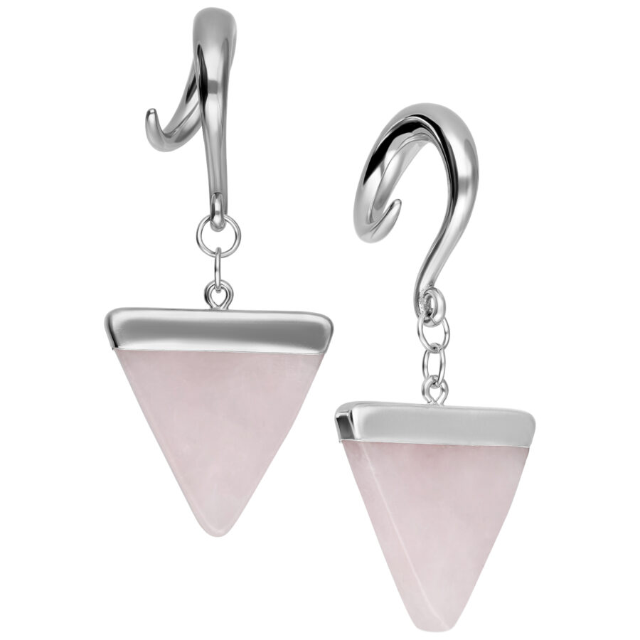 Dos pesos para orejas Rose Triangle de acero quirúrgico plateado con triángulo rosa sobre fondo blanco