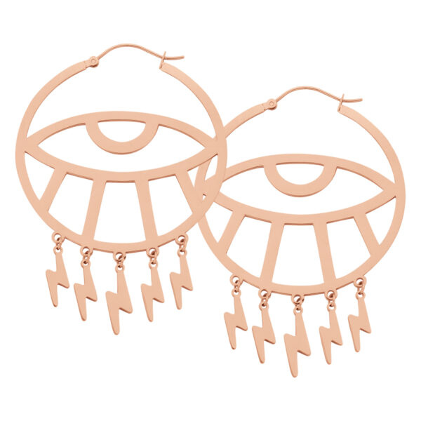 Thunderflash Eye Hoops de oro rosado con colgantes de rayo sobre fondo blanco