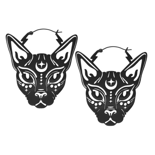 Pendientes Sphynx negros de acero quirúrgico 316L sobre fondo blanco