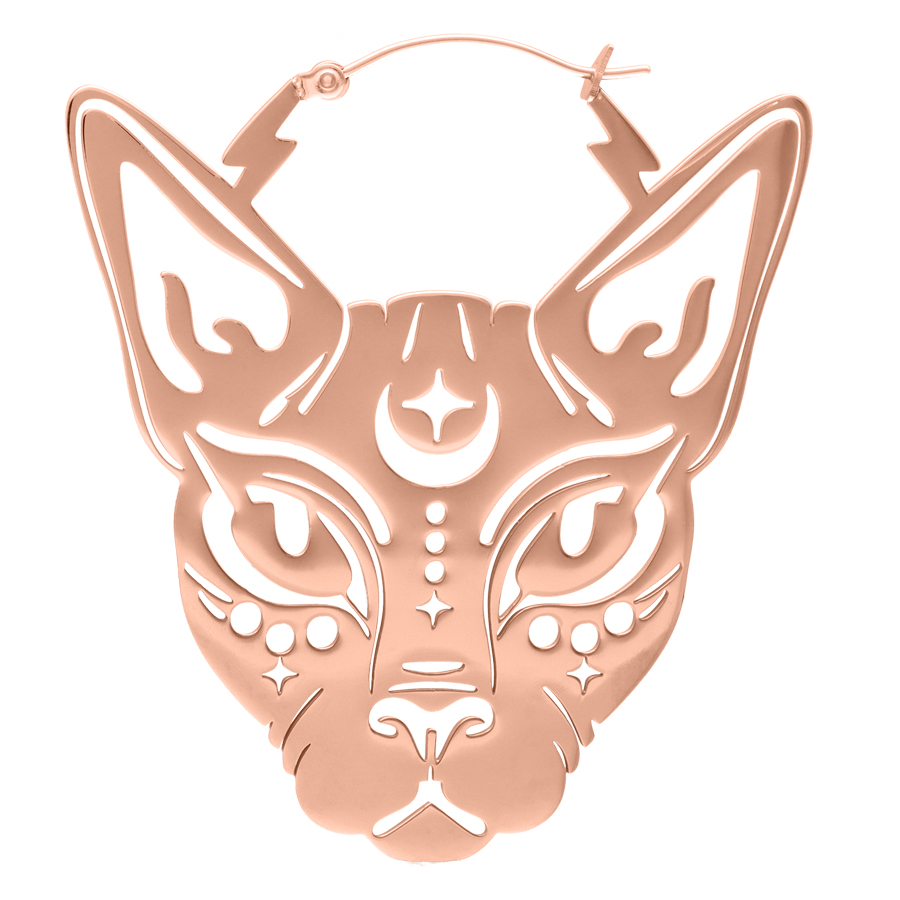 Ohrringe in Form eines Sphynx-Kopfes in Roségold auf weißem Hintergrund