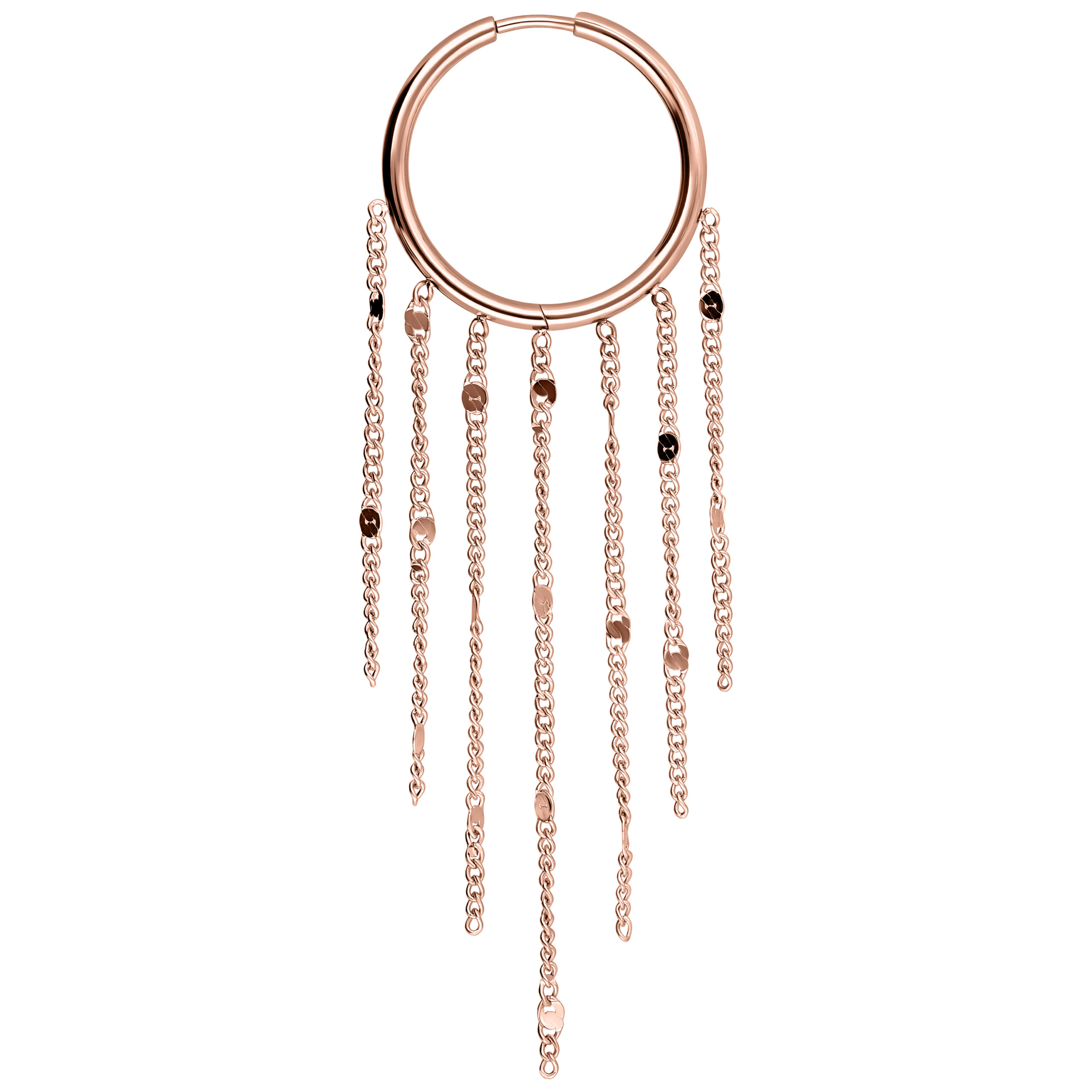Roségoldene Hoops mit langen Quastenketten auf weißem Hintergrund