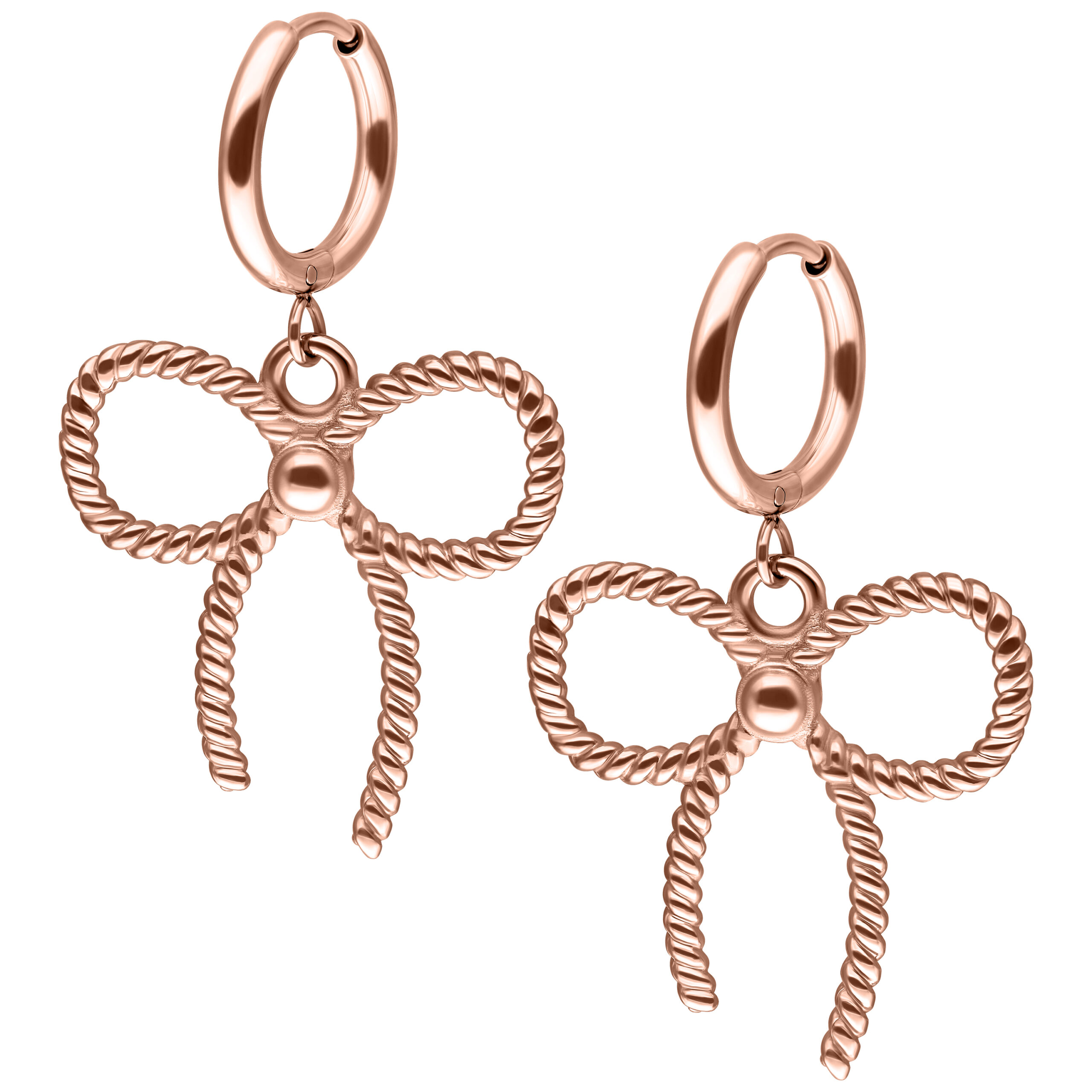 Roségoldene Ohrringe mit gedrehten Schleifen auf weißem Hintergrund