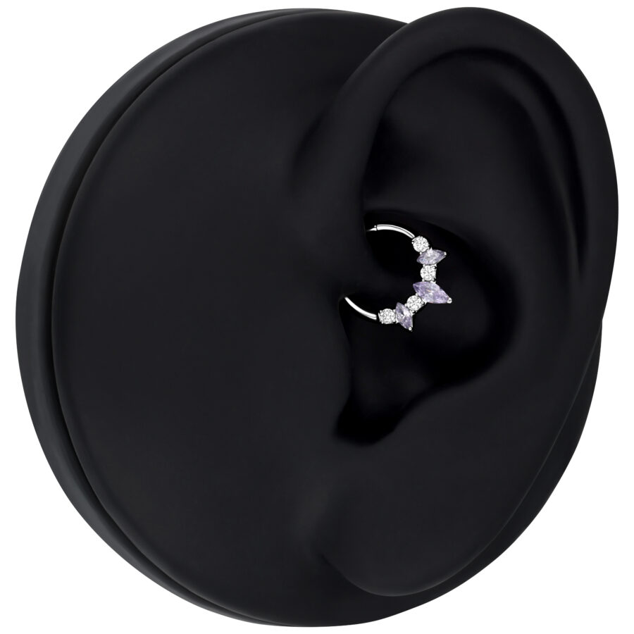 Clicker de septum plateado con cristales de amatista en modelo de oreja negra