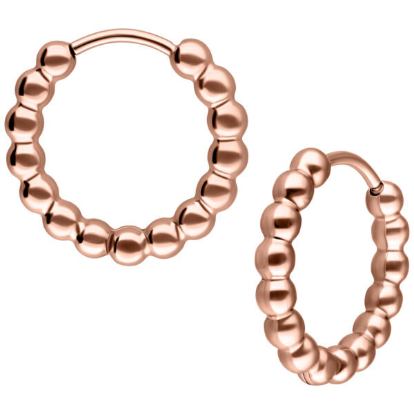 Dos pequeños aros Bubble en oro rosa sobre fondo blanco