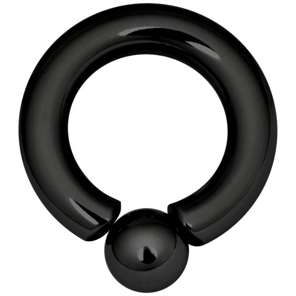 Anillo de piercing negro de titanio con 4 mm de grosor y 12 mm de diámetro interno sobre fondo blanco