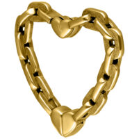 Peso para orejas dorado en forma de corazón sobre fondo blanco