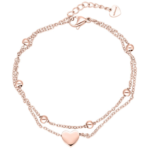 Pulsera de dos filas en oro rosa con colgante de corazón sobre fondo blanco