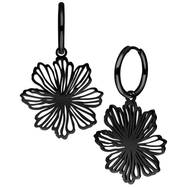 Aros negros en forma de flor de acero quirúrgico sobre fondo blanco