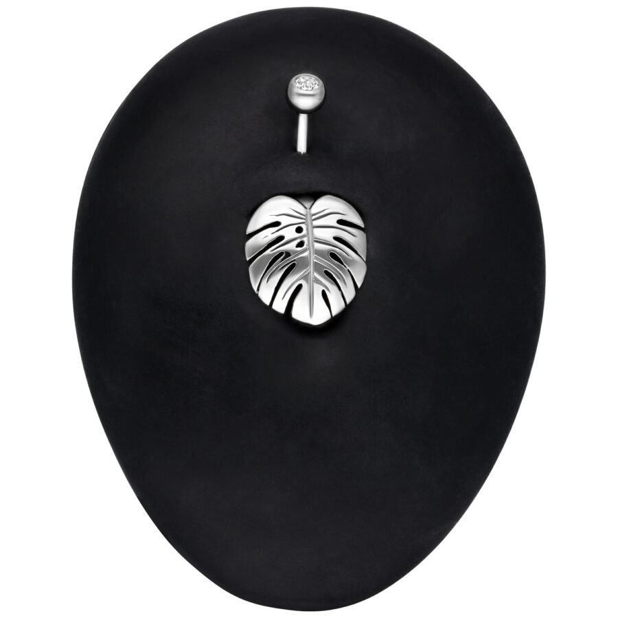 Piercing Bananabell de plata con diseño de hoja de Monstera sobre fondo negro