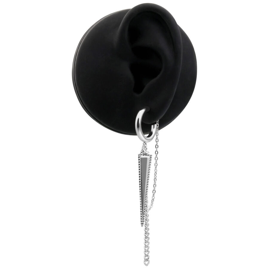 Pendientes de triángulo plateados en modelo de oreja negra con cadena