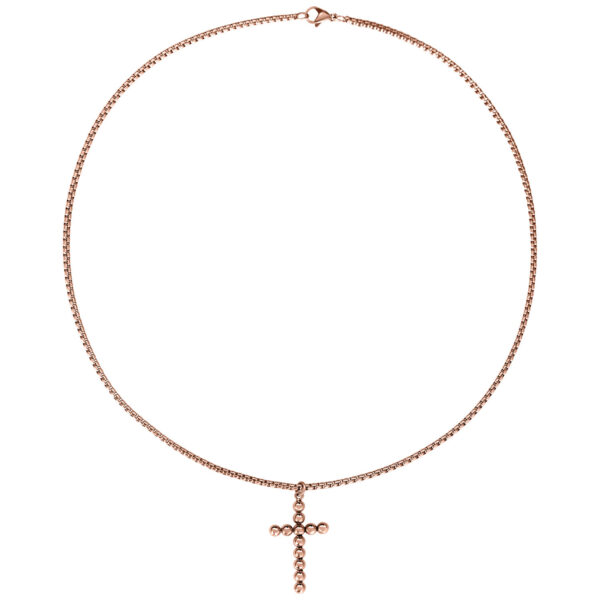 Collar de acero quirúrgico 316L en oro rosa con colgante de cruz sobre fondo blanco