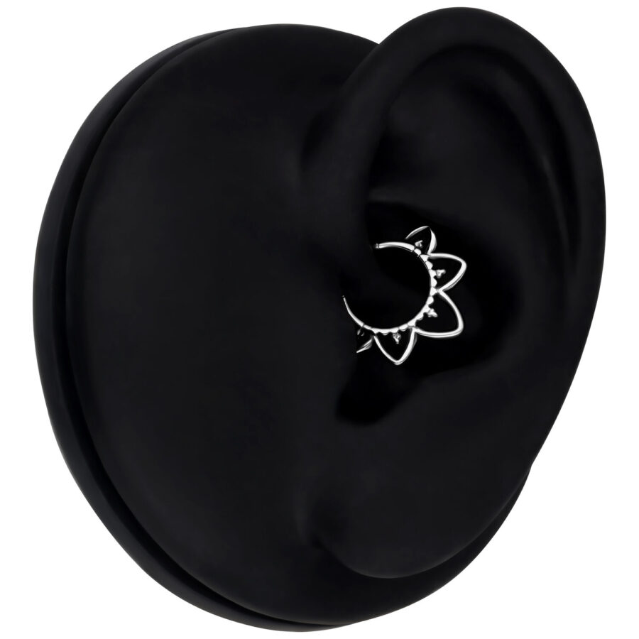 Clicker de septum plateado con cristales en modelo de oreja negra