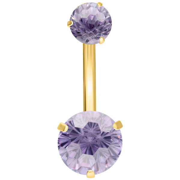 Banana de ombligo dorada con cristal lavanda sobre fondo blanco