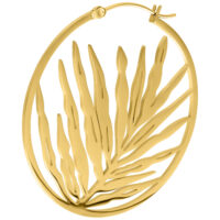 Noble Leaf Hoops par en oro Pendientes dorados en forma de hoja con cierre de clip sobre fondo blanco